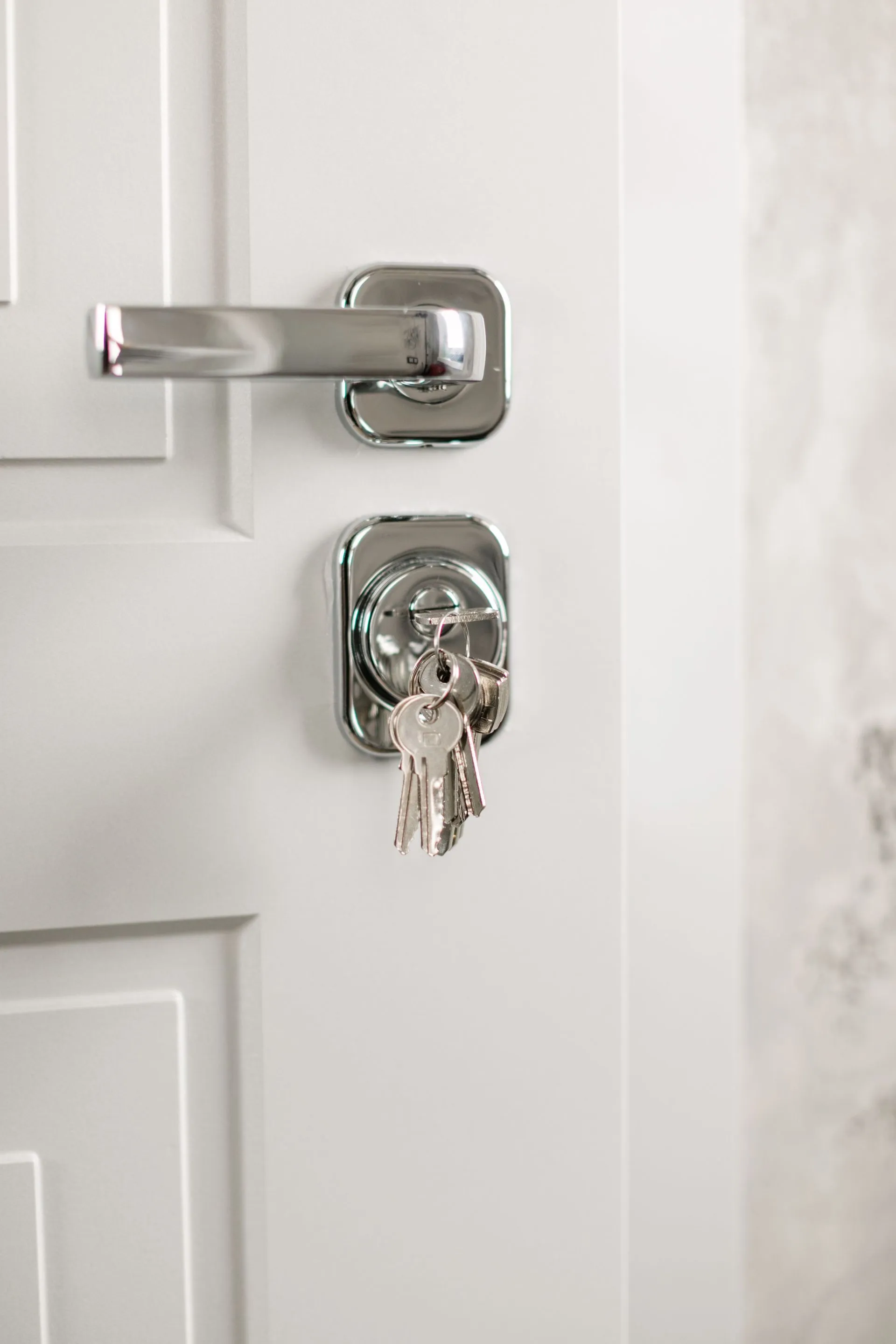 Deadbolt lock and keys on a home's front door